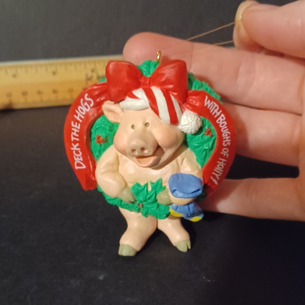 Vintage Hallmark Deck the Hogs ornament